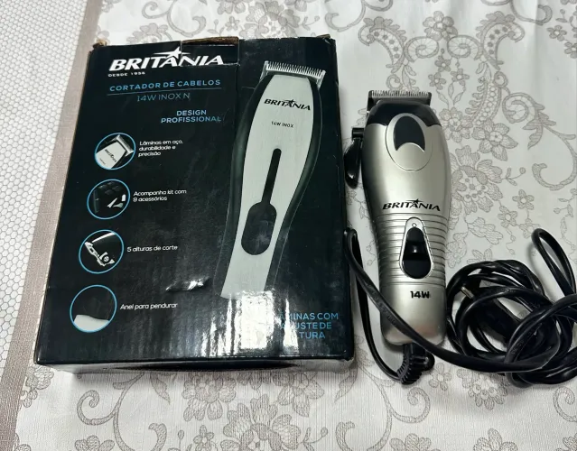 Cortador de Cabelos Britânia 14W Inox N na cor prata USADA