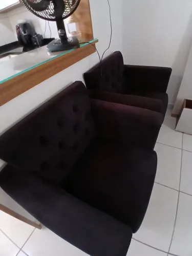 2 Poltronas de apoio sala (marrom escuro)