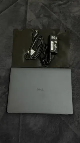 Dell PRO14 (PC14250) - 16GB DDR5 - Core 5 Ultra - 256GB SSD