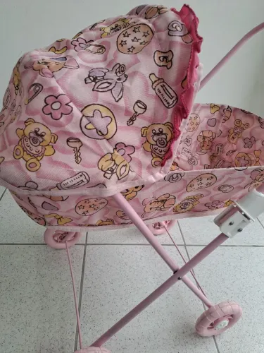 Carrinho de boneca 