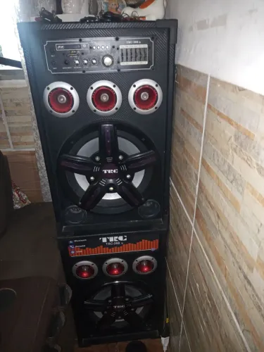 Caixa de som TRC-388,Bluetooth,karaoke,500W ...fucionando so a caixa principal 