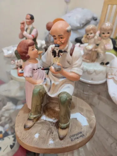 Norman Rockwell The Toymaker - 1981 Annual Figurine Collector's Club - Ceramic