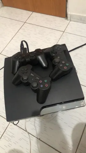Ps3 desbloqueado com vários jogos e 3 controles