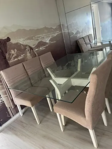 Mesa de vidro mais 6 cadeiras