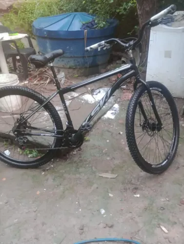Bicicleta aro 29 semi-nova