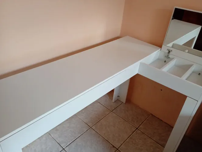 Escrivaninha/Penteadeira
