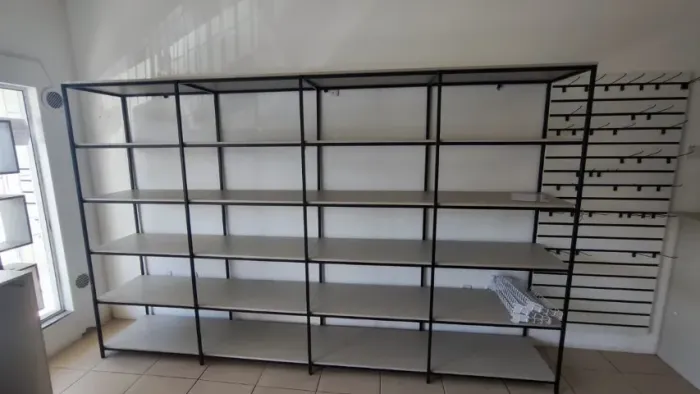 PRATELEIRAS / ESTANTES COMERCIAIS GRANDES MDF - LOJA / VAREJO - 3,5m + 5,4m