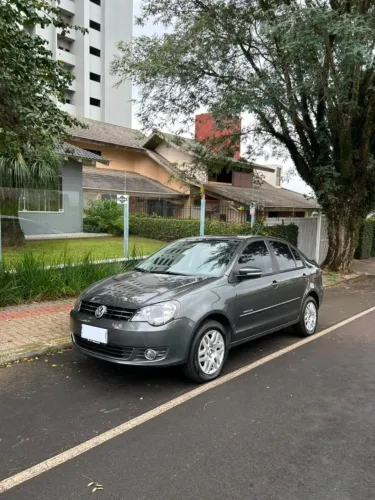 Volkswagen Polo Sed. Comfort. 1.6 MI Tot. Flex 8V 2013