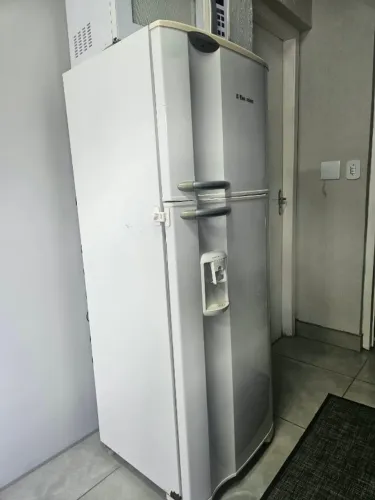 Geladeira Branca, Electrolux, 02 Portas, Frost Free, 127V