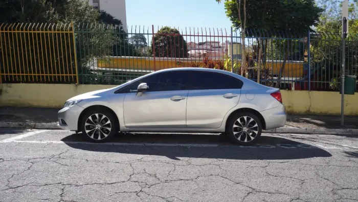 Honda Civic Sedan LXR 2.0 Flexone 16V Aut. 4P 2015