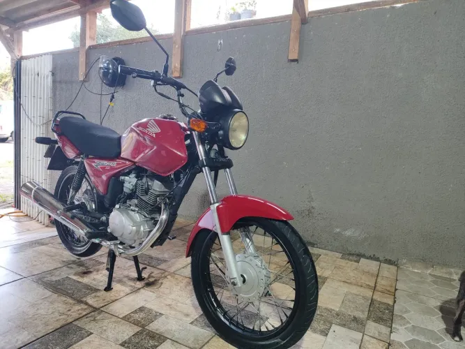 CG 150es, em excelente estado 