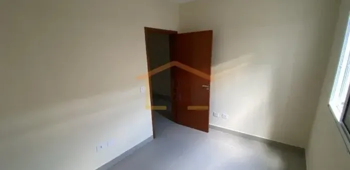 Apto 1 dormitório, cozinha, banheiro e área de serviço. 30m². Vila Maria