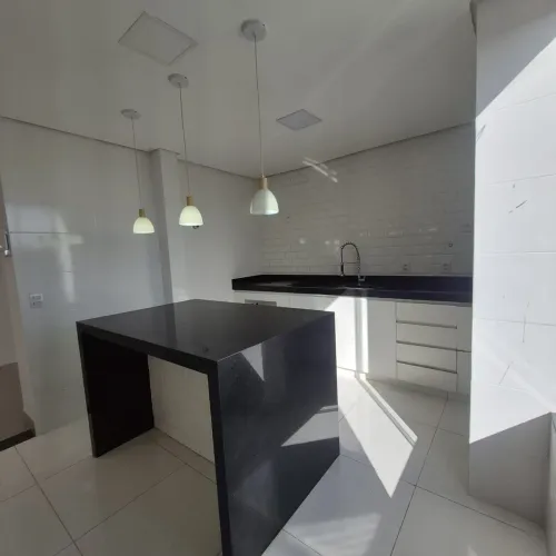 VENDO SOBRADO EM CONDOMÍNIO FECHADO, 4 QUARTOS, 1 SUÍTE, JARDIM PRESIDENTE, GOIÂNIA