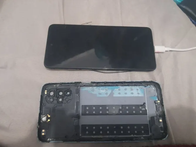 Moto g22 128gb para conserto ou peças ele vibra no carregador aceito cartão e entrego