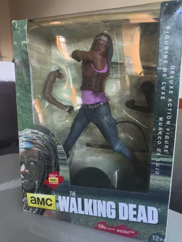 Michonne McFarlane The walking dead