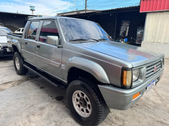 Mitsubishi L200 GLS 2.5 4X4 CD Diesel 1999