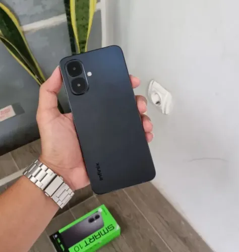 Smartphone Infinix(GLOBAL) Novo Lacrado (Smart10) 4G Preto - Black - 128Gb/4Ram o Toooop
