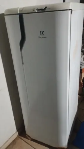 Refrigerador Electrolux R33 240L