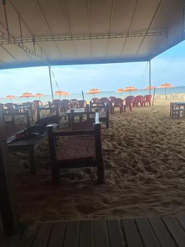 Garçom e garçonete 
