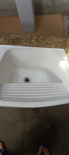 Tanque de louça semi novo