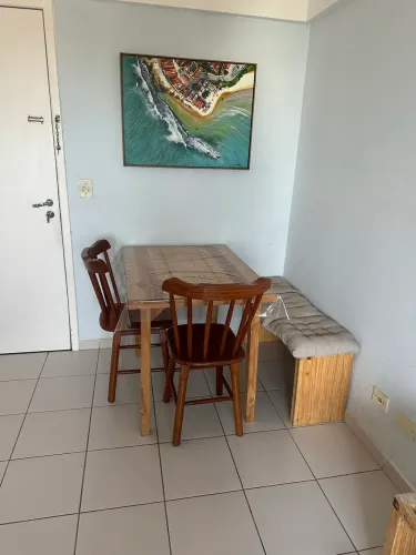 Mesa + 2 cadeiras + 1 banco