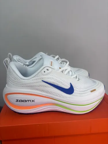 Tênis Nike Vomero Plus - TAM 39