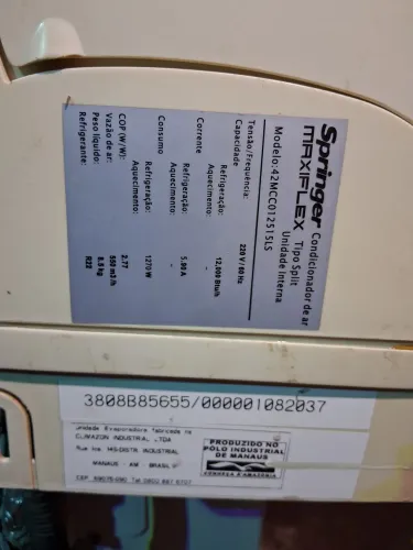 Vendo 1 ar condicionado springer 9 mil btus. Limpo revisado gelando muito. Com 1200 $ 