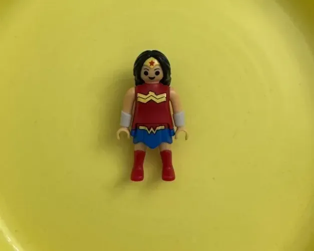 Kinder Ovo Joy DC Playmobil Mulher Maravilha Joker Batman Curinga Boneco