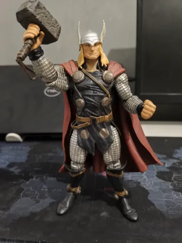 Thor Marvel Select