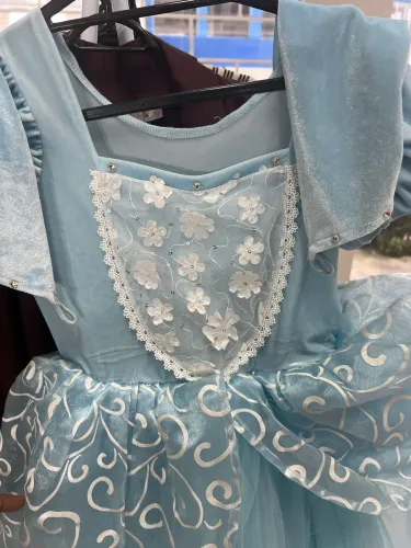 Vendo Vestido semi-novo das Princesas Cinderela e Aurora Originais da Disney, 210,00 