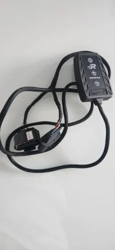 RaceChip XLR, módulo de controle de resposta do pedal do acelerador.