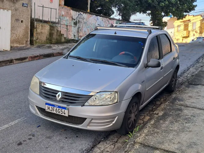 Renault Logan Authentique Hi-flex 1.0 16V 4P 2012