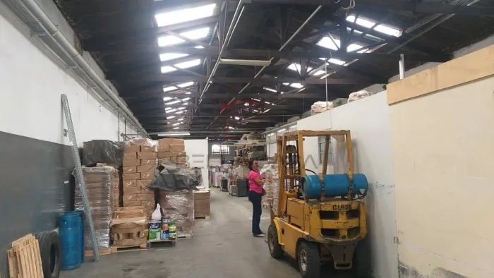 Galpãp na Mooca, 520m2 área total,