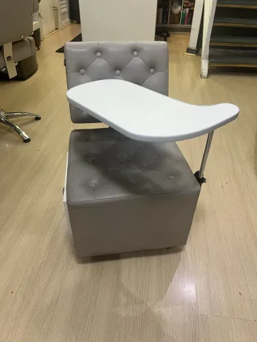 Vendo carinho de manicure 