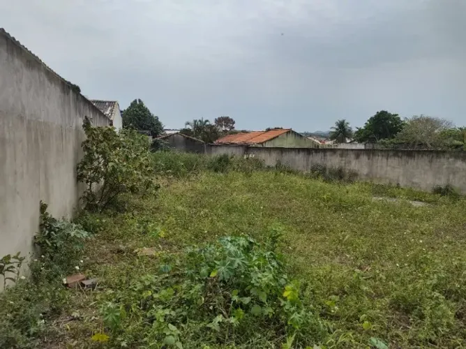 Terreno de 629m2 na Praça da Bandeira