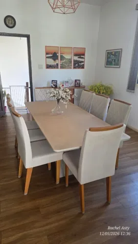 MESA DE JANTAR COM 8 CADEIRAS