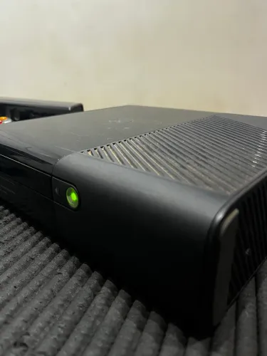 Xbox 360 SUPER SLIM