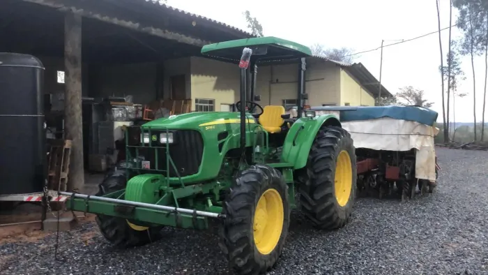 Trator John Deere 5078E