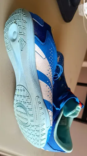 Tênis Futsal (quadra) Adidas n? 38 e Society ( Travinhas) Nike n? 36.
