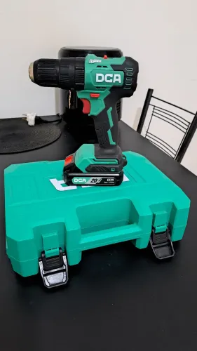 Furadeira/Parafusadeira DCA a bateria 20v