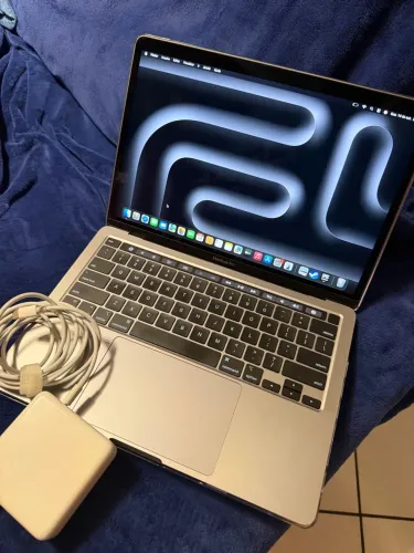 MacBook Pro M2
