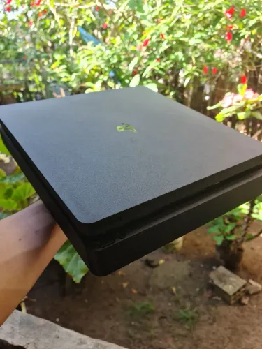 Playstation 4 slim impecável