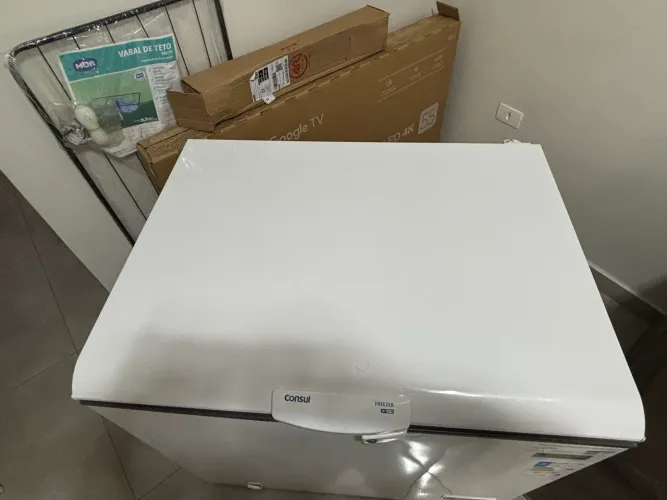 Freezer Consul 309L, 220v em ótimo estado