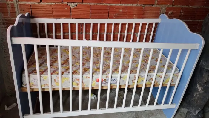 vendo berço por 200 reias nunca usei minha filha sempre dormiu comigo acabei nem usando