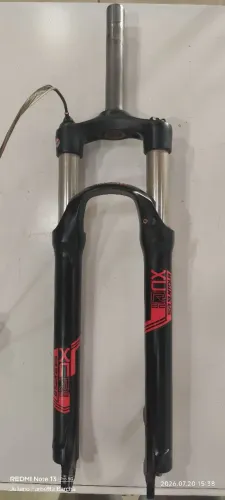 SUSPENSÃO SUNTOUR XCR 32 ARO 29 ESPIGA RETA PEEFEITO ESTADO COM TRAVA NO GUIDÃO