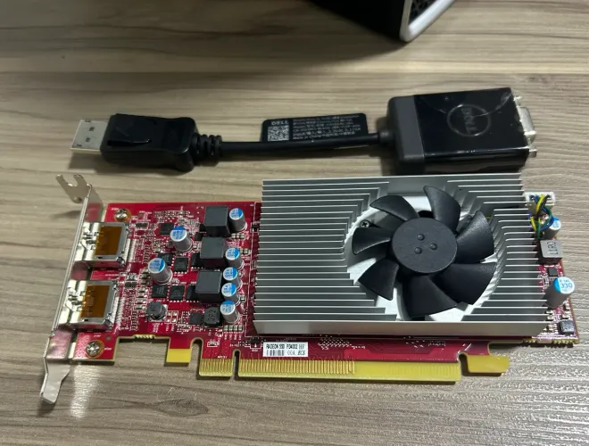 Placa de vídeo AMD 550 Gddr5 Low Profile