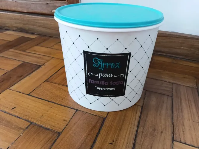 Pote Tupperware arroz