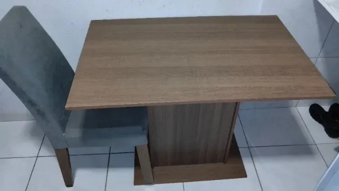 Mesa de jantar quadrado 1 cadeira