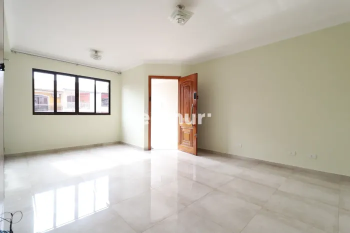 SOBRADO para ALUGUEL com 134m² no bairro Jardim Rina com 3 quartos e 4 vagas. Santo André,