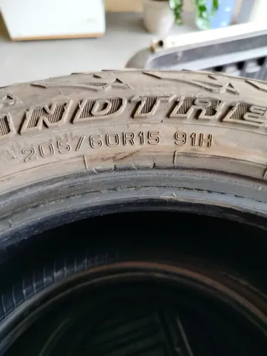 Pneu Dunlop 205/60/15